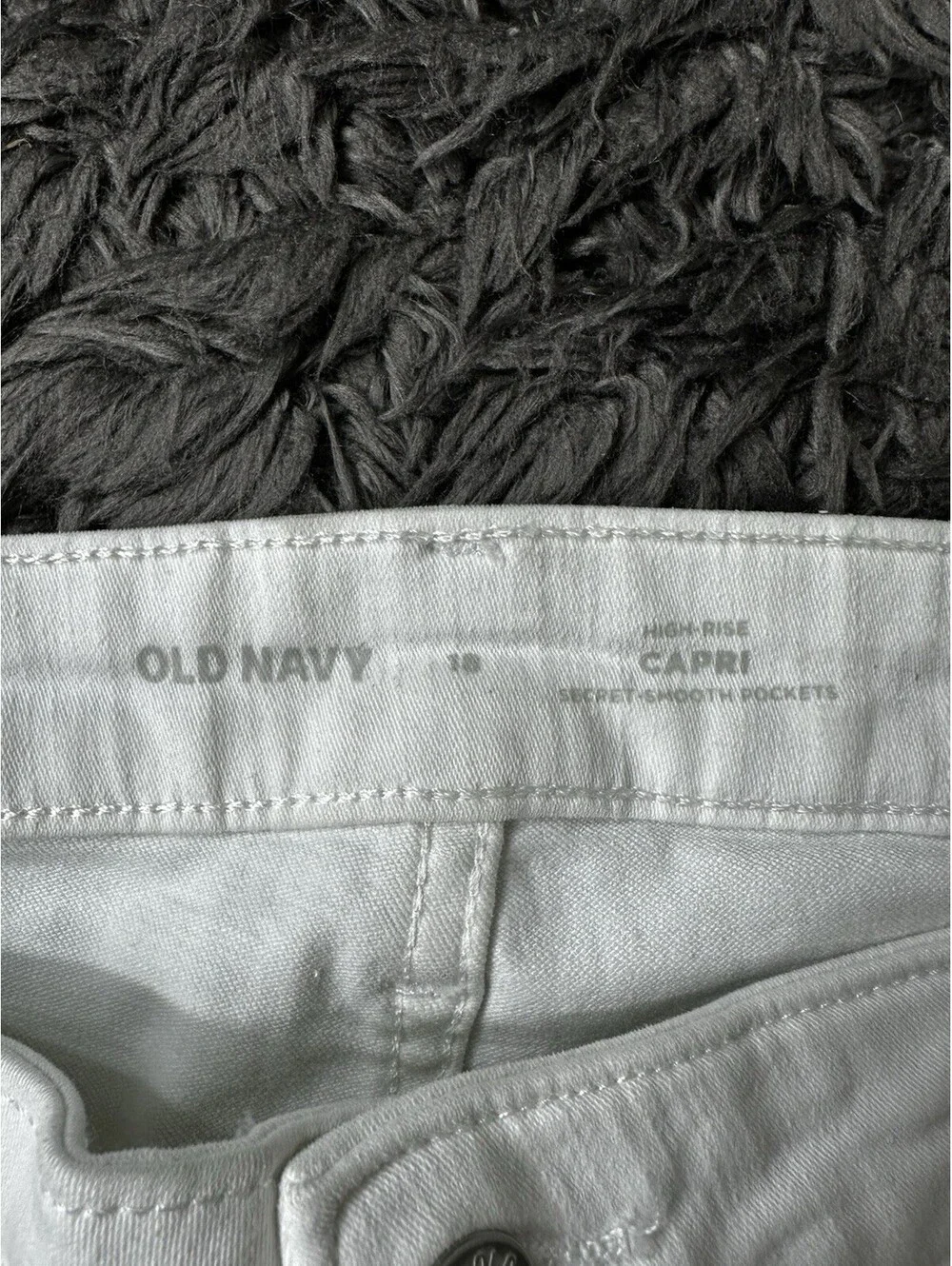 NWT Old Navy Women Size 18 White High Rise Capri Secret Smooth Pockets Denim